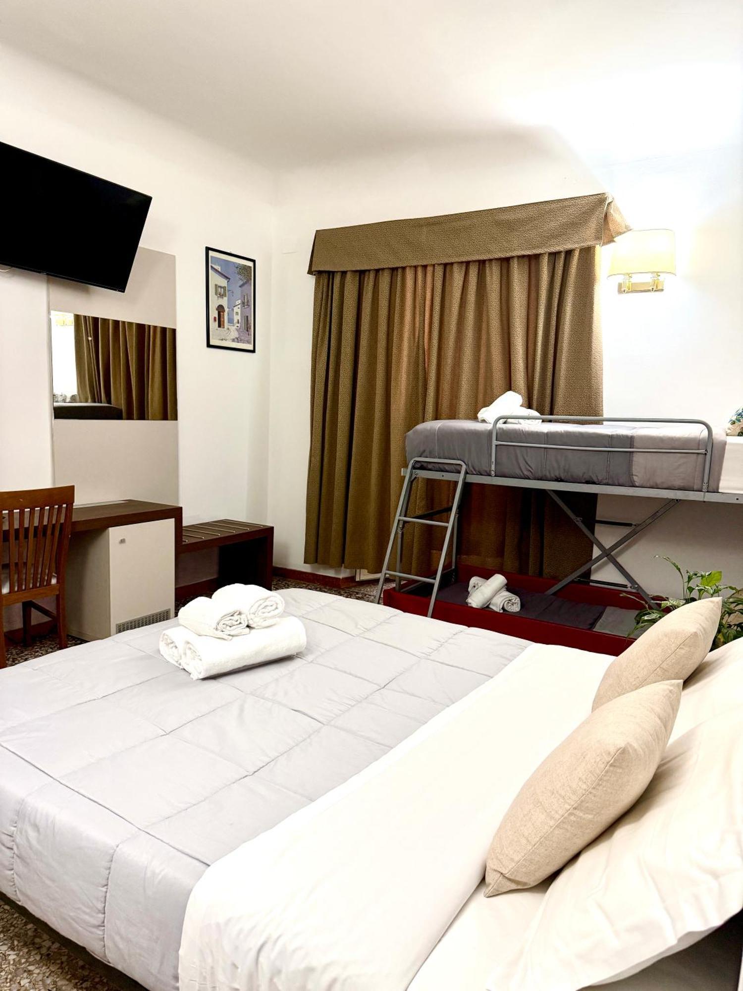 Grand Gaeta Hotel Rome Buitenkant foto